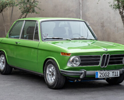 BMW 2002 essential owner’s guide