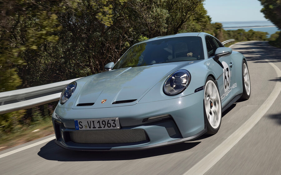 Porsche 911 S/T arrives with GT3 RS engine and manual gearbox