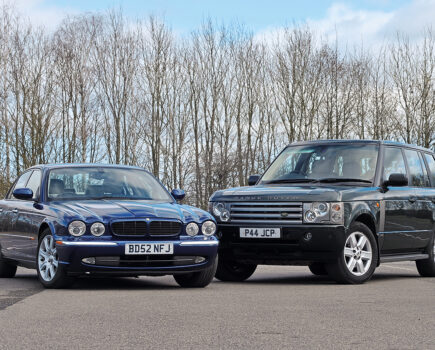Jaguar XJ8 (X350) vs Range Rover (L322)