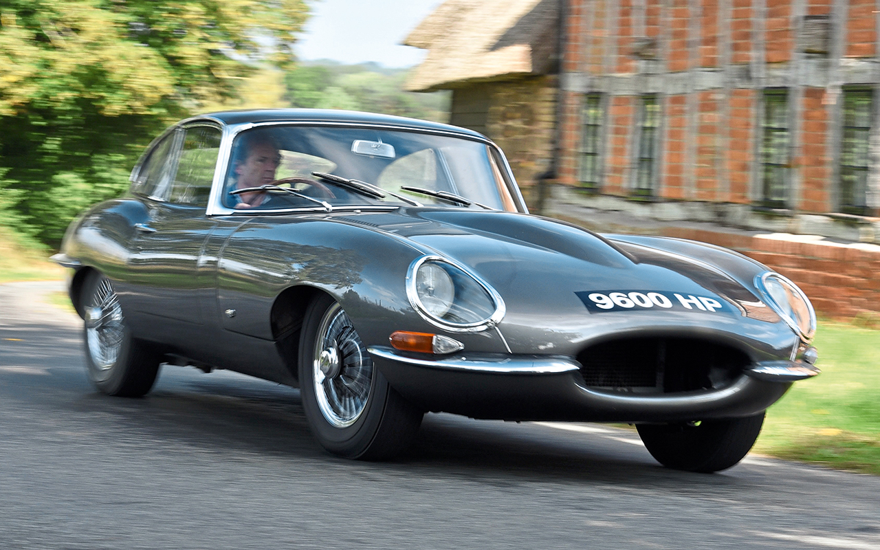 Jaguar E-Type Race Car LOUD SOUND 