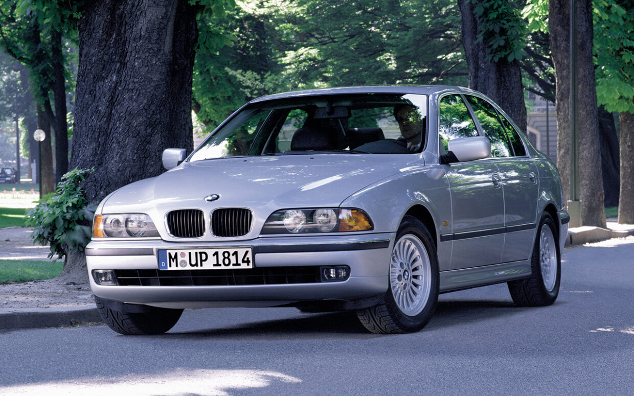 BMW 5 Series (E39) - Wikipedia
