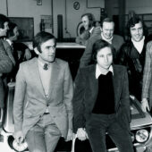 Neerpasch (third from left) with his team of drivers in 1973.