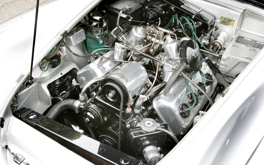 The V8 in its first application, the Daimler SP250