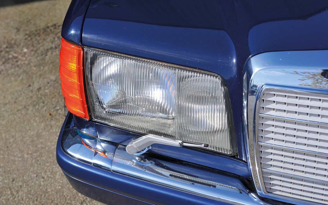 thumbnail image 2 of Original Mercedes W116 S-Class Rubber Pad – Grille To Hood Cushion Seal 2 of 6