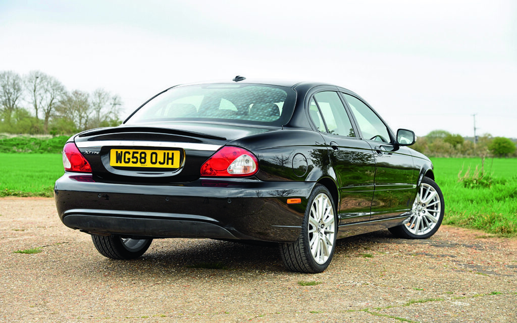 Jaguar X-Type, début raté, carrière difficile - Guide Auto