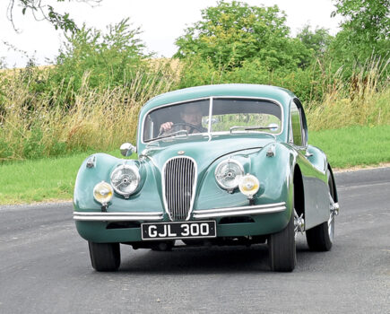 Jaguar XK120 FHC SE road test